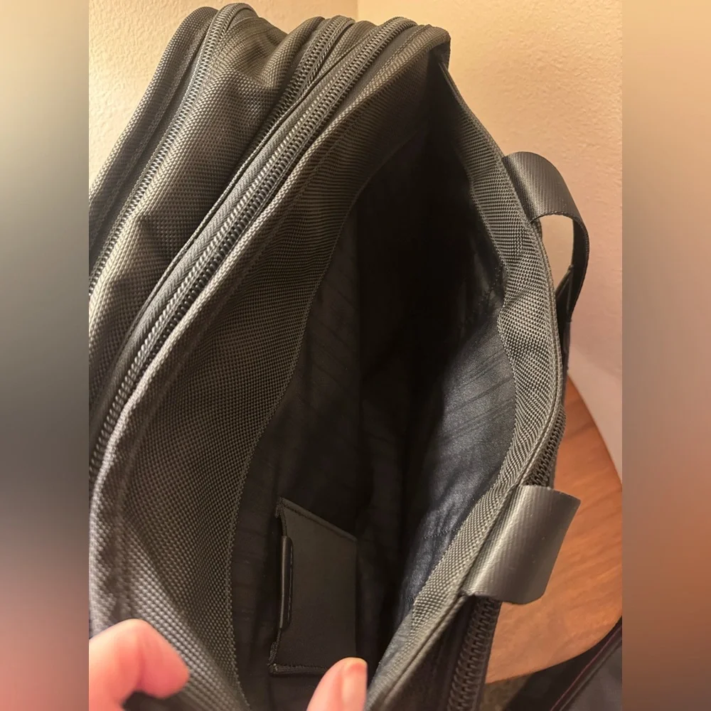 Tumi pass expandable
